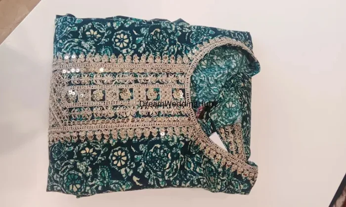 Alpesh saree showroom